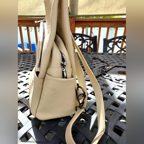 Genuine Leather Cream Colored Backpack  Purse Made in Italy - Picture 10 of 13